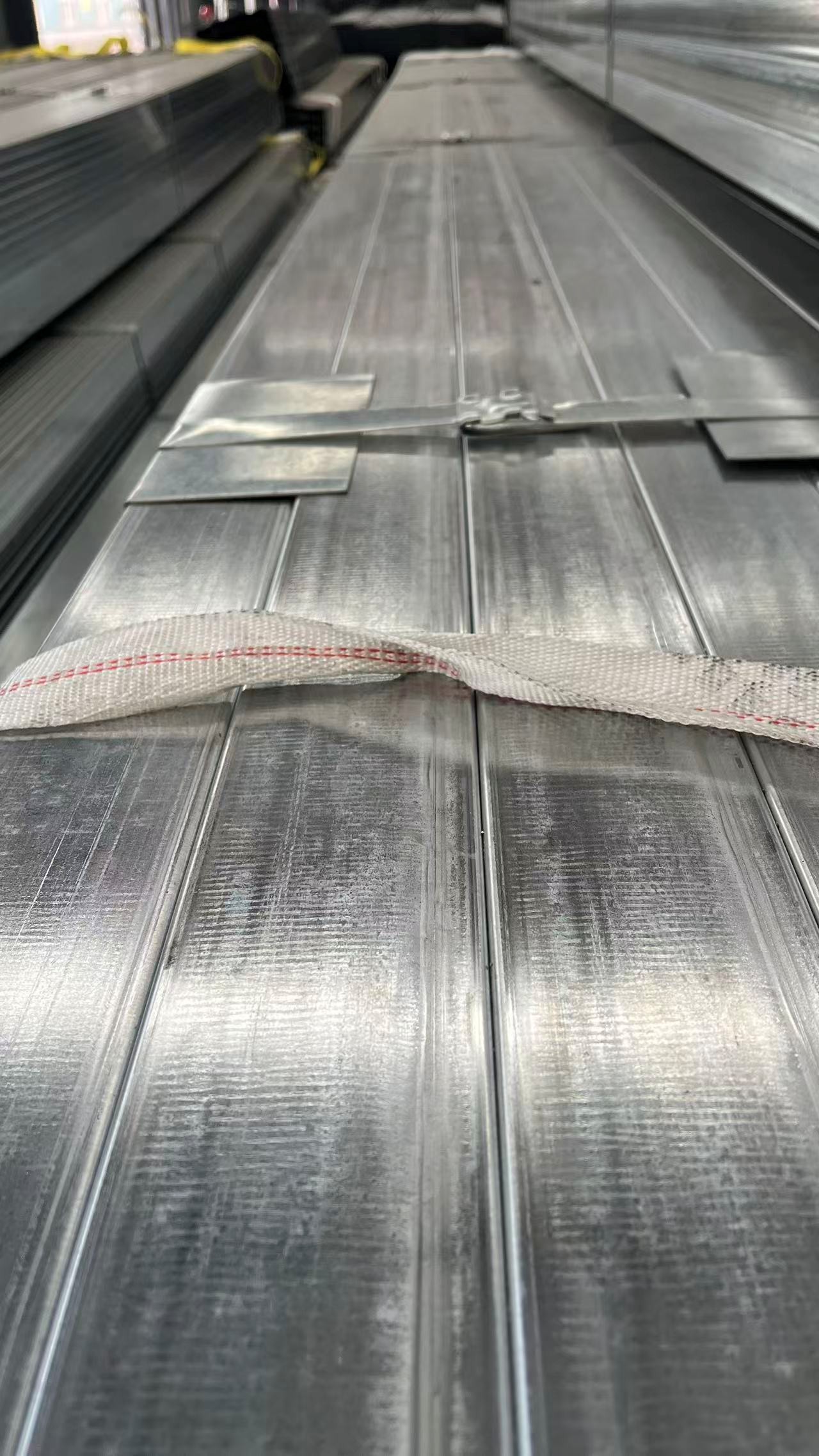 60×80 Galvanized Rectangular Tube - Image 2