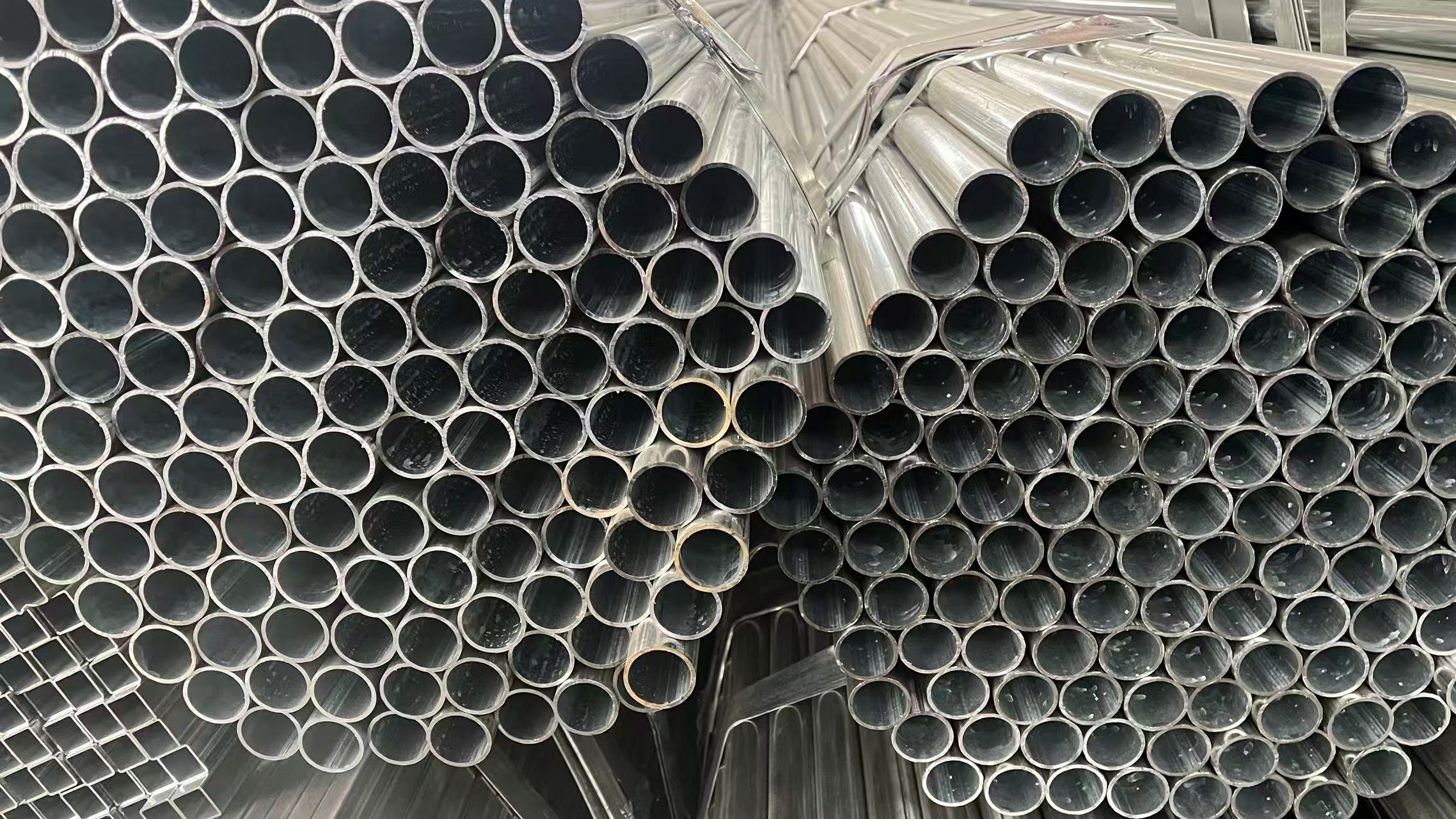 1-inch 2.0mm Galvanized Round Pipe